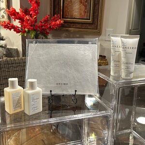 Oneiro Sunchasers Body Wash/Body Milk & Shampoo/Conditioner with Snap Pouch NWT